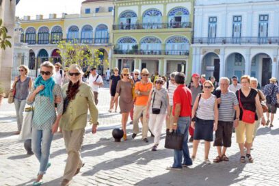 Continúa descenso en llegada de turistas internacionales a Cuba