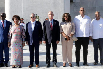 Presidenta de la Asamblea Nacional de Angola rindió homenaje a José Martí