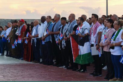 Díaz-Canel junto al pueblo habanero,  en acto de solidaridad con Palestina