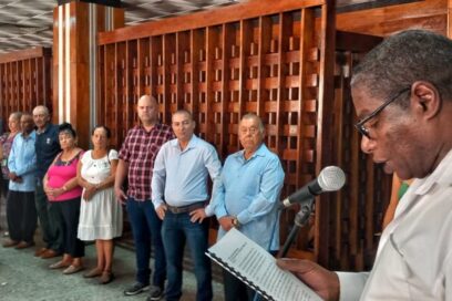 Distinguen con sello de Cincuentenario a 47 trabajadores azucareros