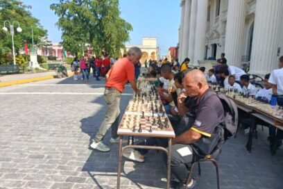 100 tableros por Fidel y el Che