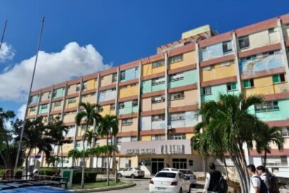 Inyecciones de hermandad revitalizan Hospital Lenin de Holguín