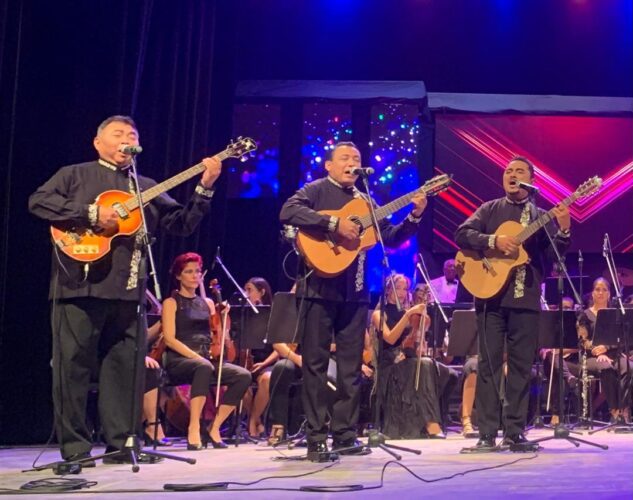 El Trio Ensueño trajo la sonoridad del bolero mexicano. Foto: YDM