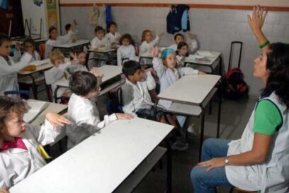 Argentina: Maestros realizan acciones de protesta por mejora salarial