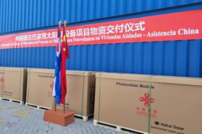Entrega China nuevo donativo de paneles solares para zonas de difícil acceso