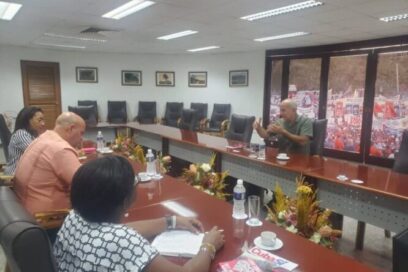 Recibe Colina a destacado amigo de Cuba