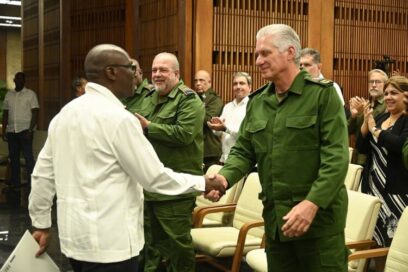 Conmemoran aniversario 50 de la independencia de Angola