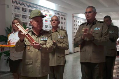 Felicita Raúl al CODEN por recibir la Orden Antonio Maceo
