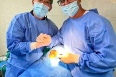 Realizan primera implantología dental entre profesionales chinos y camagüeyanos