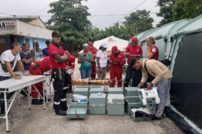 Hospital móvil de la India asiste a damnificados por huracán Melissa