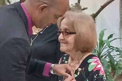 Entrega la Universidad de Ciencias Médicas de Santiago de Cuba título de Doctor Honoris Causa