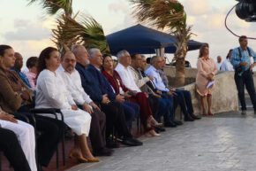 Presente Díaz- Canel en acto por Día del Educador