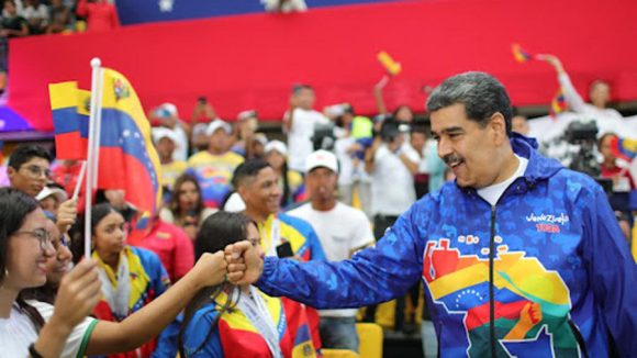 Rodríguez reiteró la "total solidaridad" de Cuba y su "apoyo al pueblo y Gobierno venezolanos frente a esta infame barbarie".