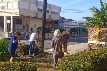 Con los pies y el corazón en el surco