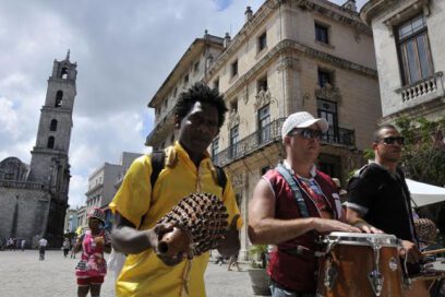 Momentos robados en las calles de La Habana (Fotorreportaje)