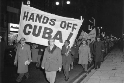 ¡Manos fuera de Cuba!