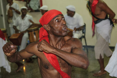 Nsila Cheche en el Bare Feet With Mickela Mallozzi