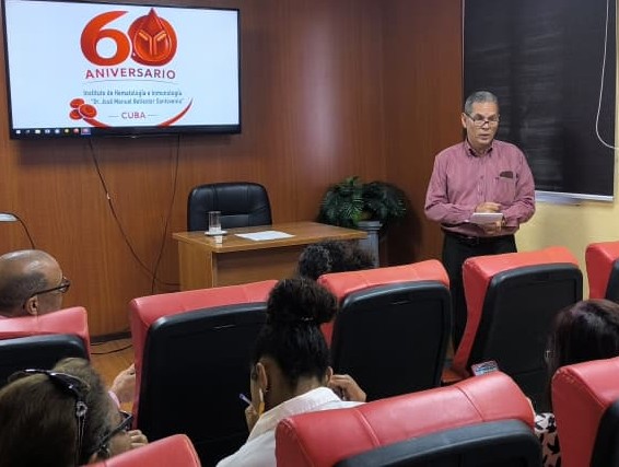Dr. José Luis Aparicio Suárez, director Nacional de Posgrado del MINSAP, llamó a continuar fortaleciendo el liderazgo en el ámbito nacional de la Hematología e Inmunología.