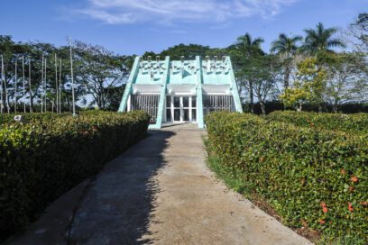 José Martí, aniversario 173:¡…al pie del muerto juró/ lavar con su sangre el crimen!