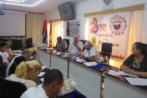 Debaten avileños sobre economía y funcionamiento sindical