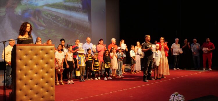 En el encuentro recibieron reconocimiento como Colectivos 22 Congreso de la CTC varios centros. (Fotos: Gerardo Mayet Cruz)