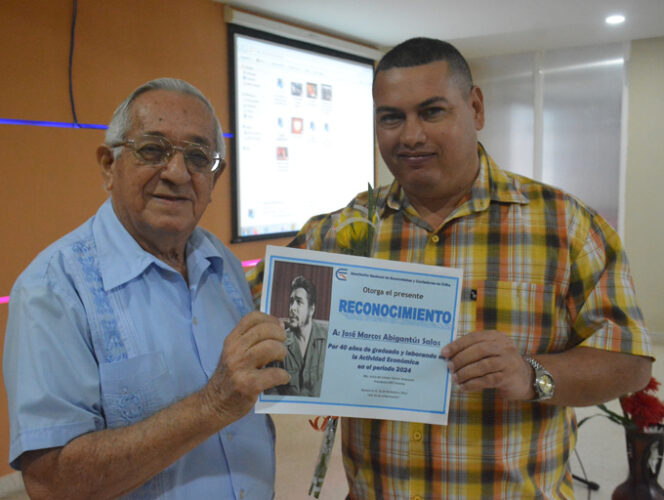 Reconocer de manera adecuada es una herramienta de gestión poderosa que facilita el logro de metas. (Foto: La Demajagua)