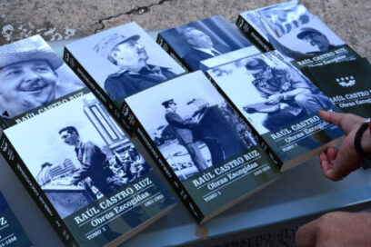 Memorias de la Revolución Cubana, homenaje a Fidel y a Raúl