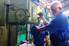 Economía: la empresa y los trabajadores