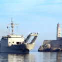 Arriba a La Habana buque de la armada mexicana con ayuda