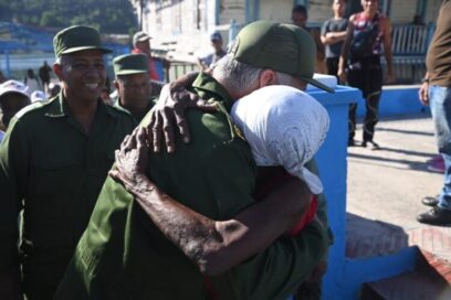 Un abrazo a quienes sólo saben de amor