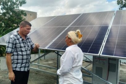 Instalan kits solares en instituciones de Salud en Las Tunas