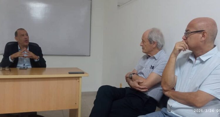 El Dr. Cavalli (en el centro) fue recibido por el Dr. Wilfredo Roque García, director del Instituto de Hematología e Inmunología.