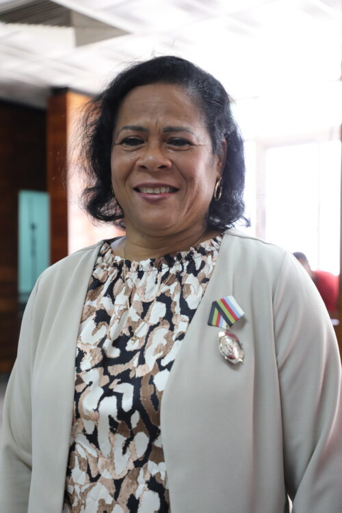Mabel Acea García, secretaria general del Sindicato Nacional de Trabajadores Civiles de la Defensa, recibió la Orden Lázaro Peña de II Grado.(Foto Carlos Vanegas)