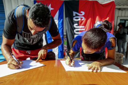 La Patria manda, nosotros obedecemos