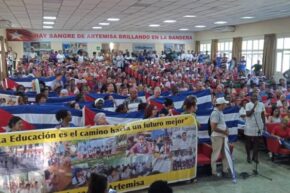 Mayo, más allá del desfile