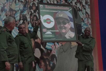 Felicita Raúl a Ejército Oriental  (+Video)