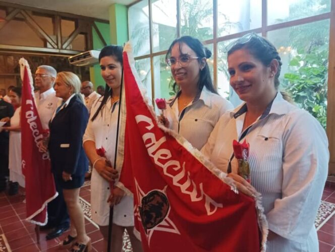 Trabajadores, dirigentes sindicales y colectivos fueron reconocidos con las condecoraciones Lázaro Peña, Jesús Menéndez y Hazaña Laborar (Foto: Gretel Díaz Montalvo)
