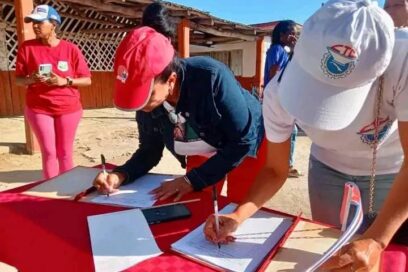 Camagüeyanos firman y defienden la Patria