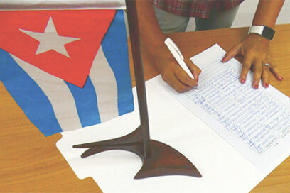 …Tampoco mi brazo falla cuando yo empuño el machete…