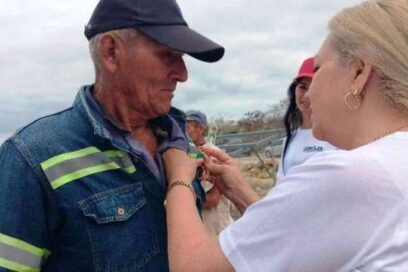 La medalla Armando Mestre va prendida del corazón de Ángel