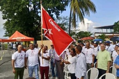 Ronera Santiago de Cuba alza bandera de Vanguardia Nacional