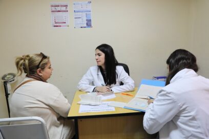 Sin detenernos  ni un solo día