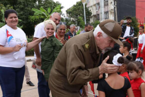 Con la sonrisa del Comandante Ramiro, me quedo