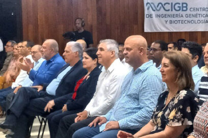 Asiste Díaz-Canel al acto por el aniversario 40 del CIGB