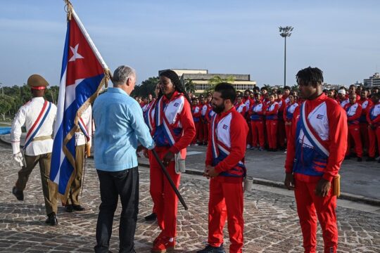 La primera medalla de los JCAC 2026 llegó con el abanderamiento