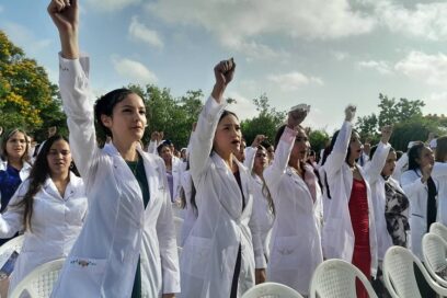 Holguín aporta 646 nuevos galenos y tecnólogos al sistema sanitario cubano