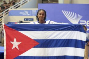 Arlettys, tres oros en taekwondo y hace historia