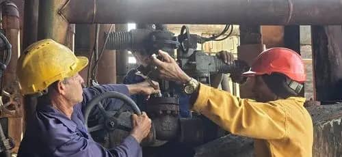 El ingenio del movimiento anirista les permite sortear carencias de piezas de repuesto. (Foto tomada de Radio Nuevitas)