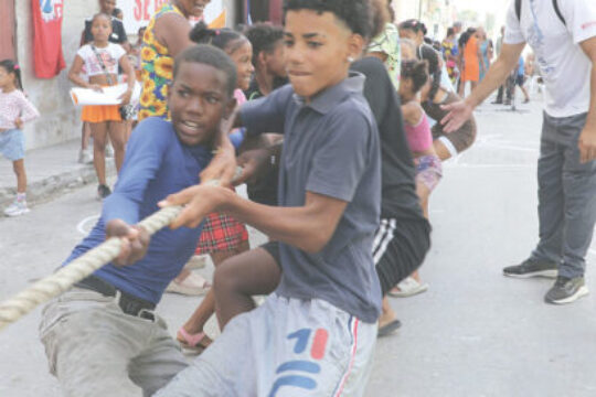 Con mi barrio, por la patria, despedir el verano y recibir el curso escolar