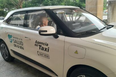 Recibe Holguín nuevos vehículos para servicios de salud y transporte interprovincial